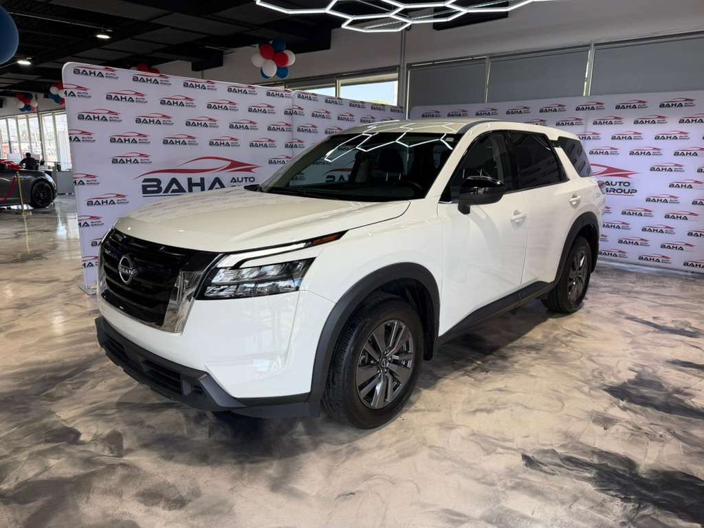 Used 2024 Nissan Pathfinder S AWD/4WD image 1