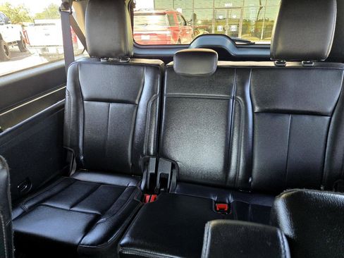 Used 2021 Ford Expedition Max XLT image 14