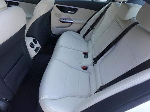Used 2022 Mercedes-Benz C 300 4MATIC Sedan image 11