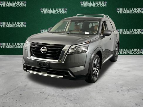 Used 2024 Nissan Pathfinder Platinum w/ Cargo Package image 9