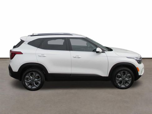 Used 2024 Kia Seltos S AWD/4WD image 2