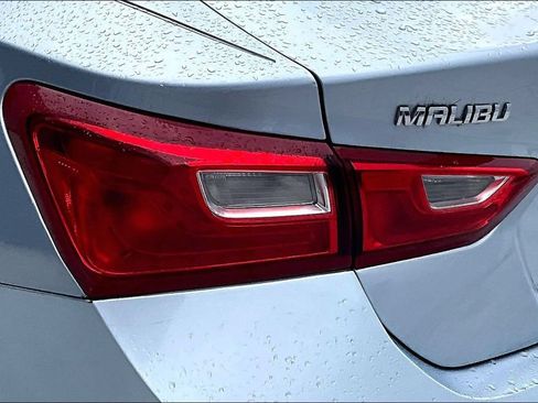 Used 2017 Chevrolet Malibu LT w/ Leather Package FWD image 23