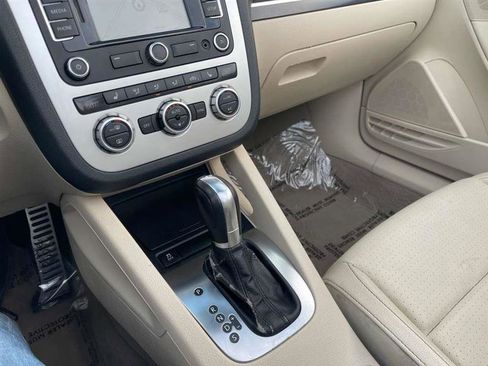 Used 2014 Volkswagen Eos FWD image 66