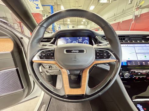 Certified 2023 Jeep Grand Cherokee L Summit AWD/4WD image 24