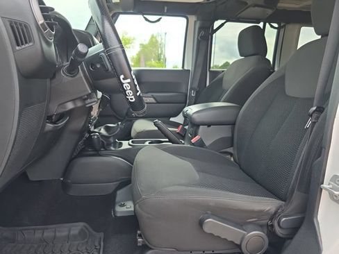 Used 2017 Jeep Wrangler Unlimited Sport AWD/4WD image 10