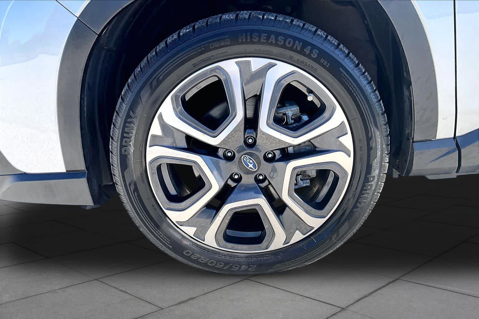 Used 2023 Subaru Ascent Limited w/ Technology Package AWD/4WD image 11