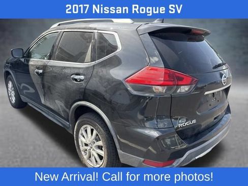 Used 2017 Nissan Rogue SV AWD/4WD image 4