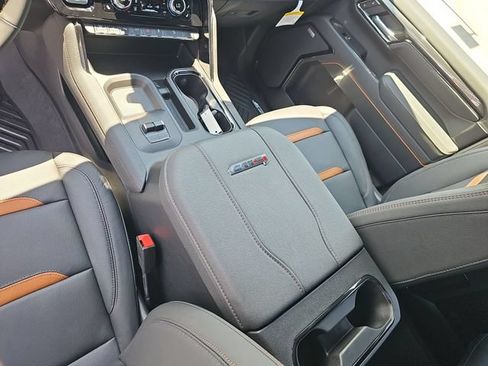 New 2026 GMC Sierra 2500 AT4 w/ AT4 Premium Plus Package AWD/4WD image 23