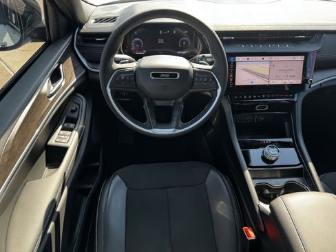 New 2026 Jeep Grand Cherokee Altitude image 14