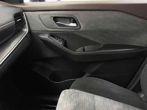 Used 2021 Nissan Rogue SV FWD image 24