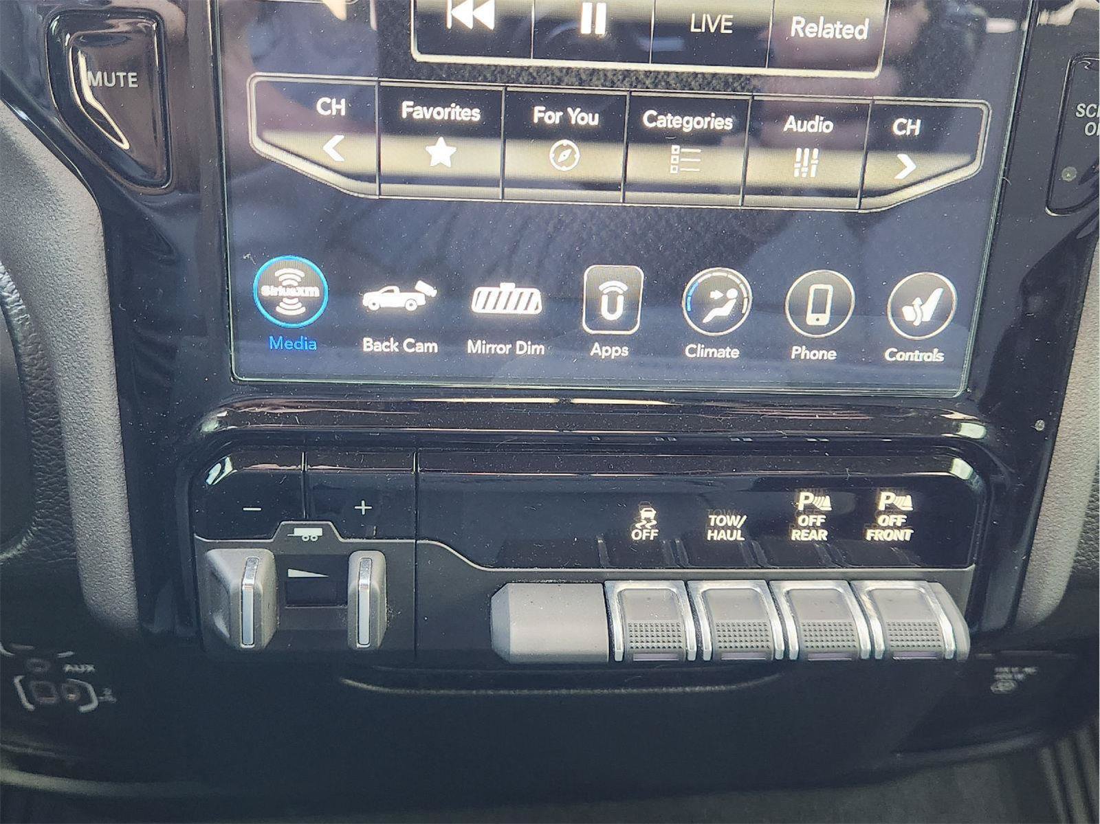 Used 2020 RAM 1500 Big Horn AWD/4WD image 19