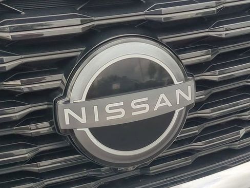 Used 2023 Nissan Rogue SL w/ SL Premium Package image 13