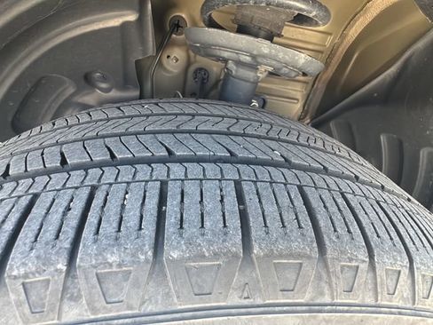 Used 2023 Honda Pilot LX image 31