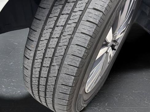 Used 2020 Nissan Pathfinder S image 29