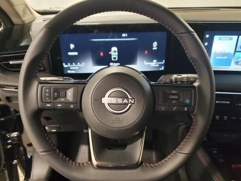 Used 2025 Nissan Kicks SR image 18