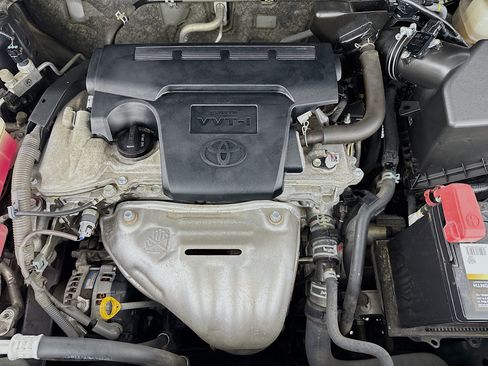 Used 2017 Toyota RAV4 LE FWD image 36