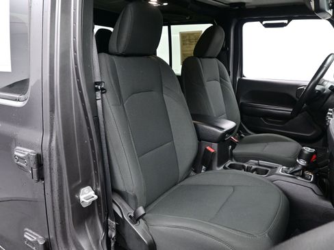 Used 2021 Jeep Gladiator Sport image 12