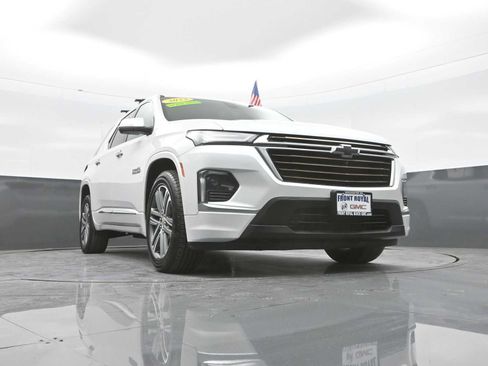 Used 2023 Chevrolet Traverse High Country AWD/4WD image 39