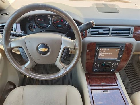 Certified 2013 Chevrolet Suburban LTZ image 11