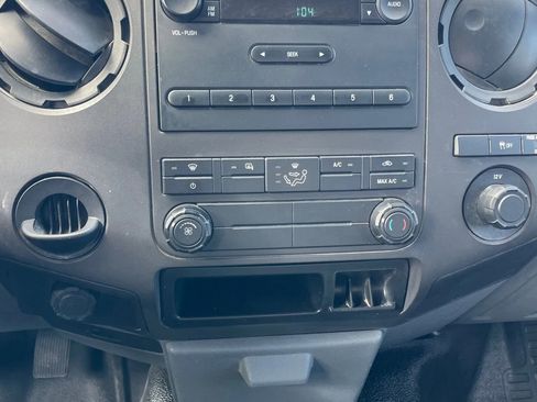 Used 2015 Ford F250 XL w/ Power Equipment Group image 26