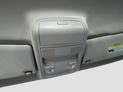 Used 2018 Volkswagen Tiguan Limited AWD/4WD image 21