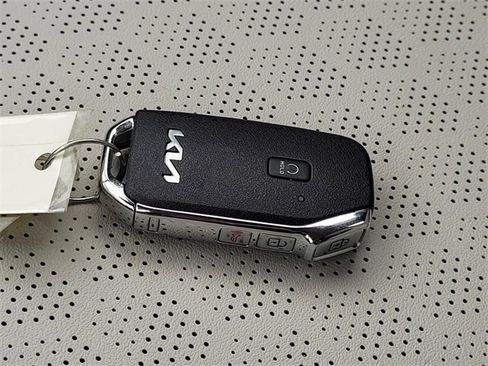 Used 2023 Kia Seltos EX image 31