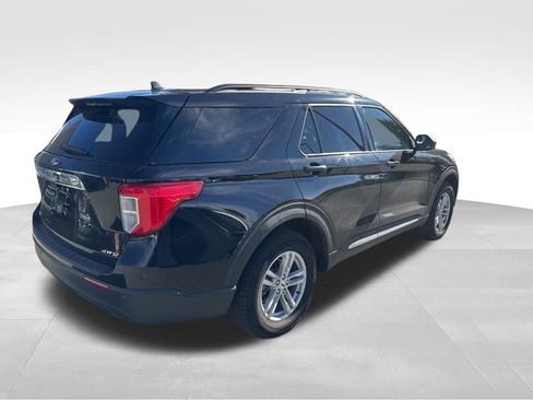 Certified 2022 Ford Explorer XLT image 6