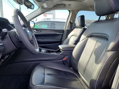 Used 2023 Jeep Grand Cherokee Limited w/ Trailer Tow Prep Group (B) image 14