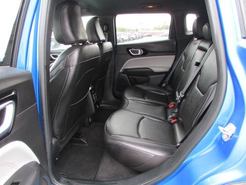 Used 2025 Jeep Compass Limited AWD/4WD image 5
