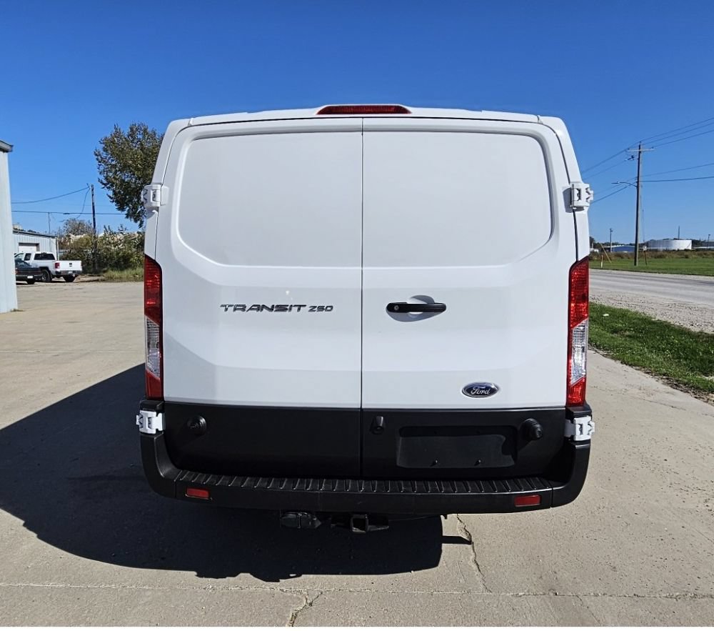 Used 2025 Ford Transit 250 Low Roof RWD image 7
