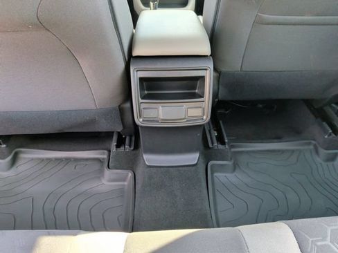 Used 2026 Subaru Forester w/ Base/Premium Plus Package AWD/4WD image 24