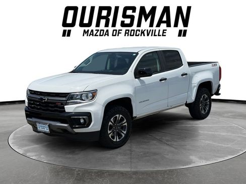 Used 2022 Chevrolet Colorado Z71 AWD/4WD image 2