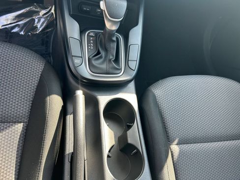 Used 2025 Kia Soul LX w/ LX Technology Package FWD image 36