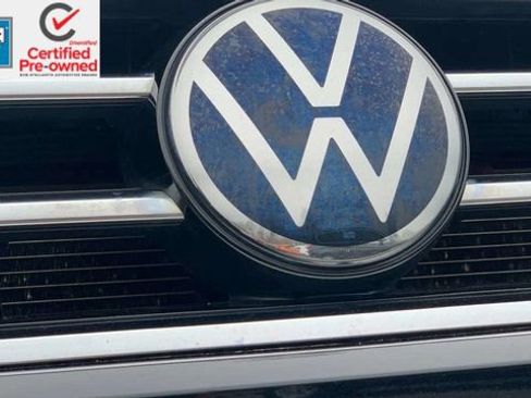 Used 2022 Volkswagen Tiguan SE image 9