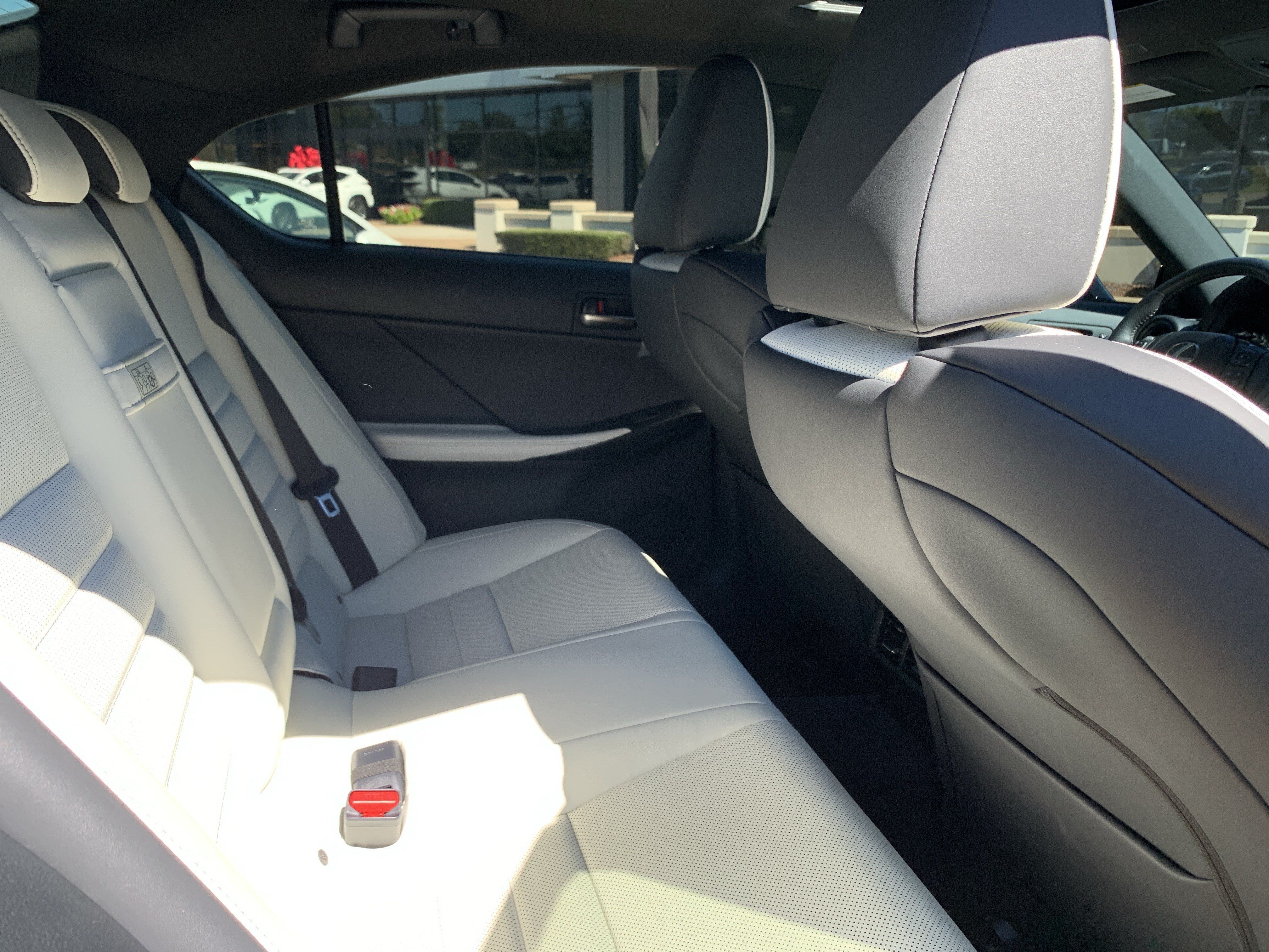 Used 2025 Lexus IS 350 F Sport RWD image 33
