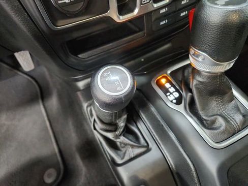 Used 2021 Jeep Wrangler Unlimited Sport image 17