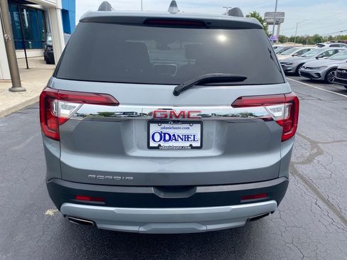 Used 2023 GMC Acadia SLE w/ Driver Convenience Package FWD image 5