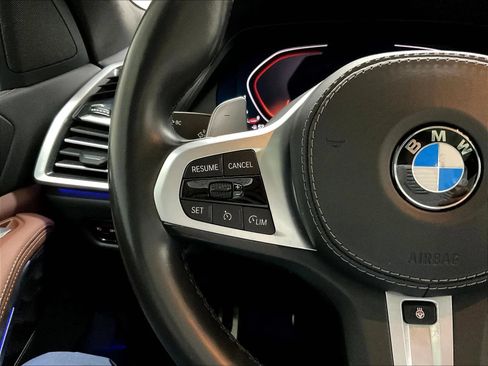 Used 2022 BMW X7 xDrive40i w/ M Sport Package AWD/4WD image 21