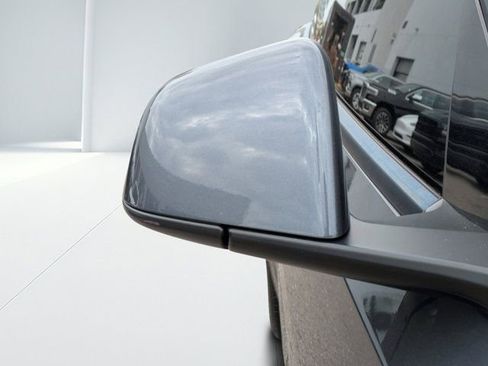 Used 2021 Tesla Model Y Long Range image 11