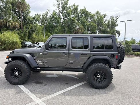 Used 2018 Jeep Wrangler Unlimited Sport S AWD/4WD image 6