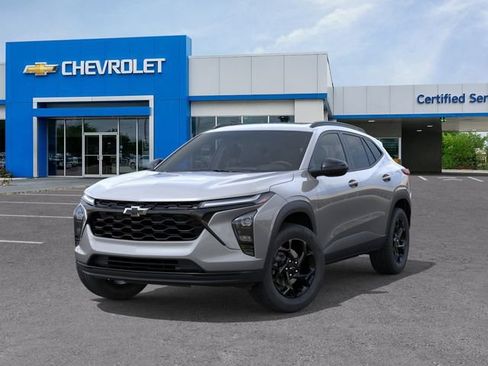 New 2026 Chevrolet Trax LT w/ Sunroof Package FWD image 6