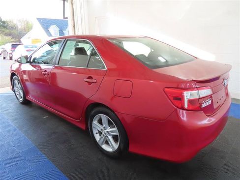 Used 2012 Toyota Camry SE w/ Preferred Accessory Pkg FWD image 10