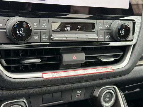 Used 2026 Toyota Grand Highlander XLE image 21