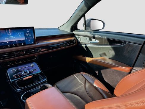 Used 2022 Lincoln Nautilus Reserve w/ Luxury Package image 20