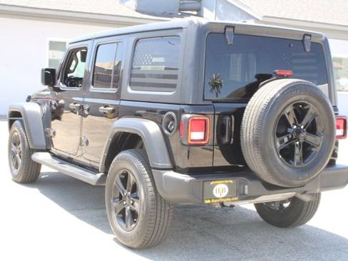 Used 2022 Jeep Wrangler Unlimited Sport AWD/4WD image 3