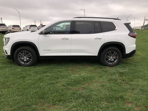Used 2025 GMC Acadia Elevation image 3