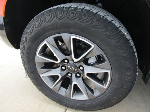 Used 2023 Chevrolet Tahoe Z71 w/ Luxury Package AWD/4WD image 36