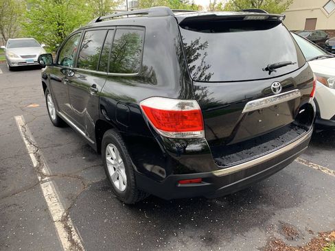 Used 2013 Toyota Highlander Plus AWD/4WD image 5