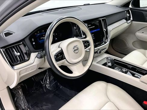 Used 2024 Volvo S60 B5 Plus image 18
