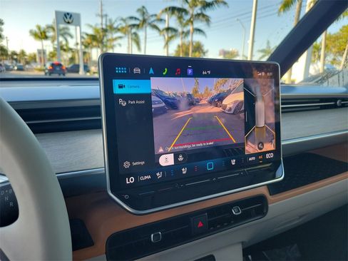 Used 2025 Volkswagen ID. Buzz 1st Edition image 23